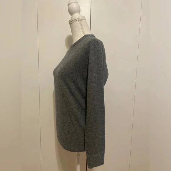 Everlane Classic Cashmere Grey Crewneck Sweater Size Small - Picture 3 of 6